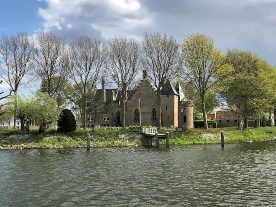 Vila Gezellige Pipo Met Grote Schommel Aan Het Water Medemblik Exteriér fotografie